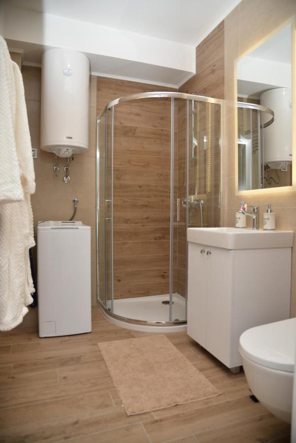 Mirror Apartment With Private Parking 노비사드 외부 사진