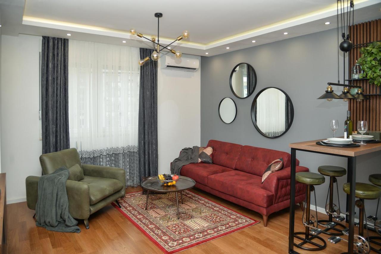 Mirror Apartment With Private Parking 노비사드 외부 사진